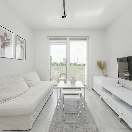 Miedziana Bright Apartment With Balcony And Parking Wroclaw By Noclegi Renters Breslávia Exterior foto