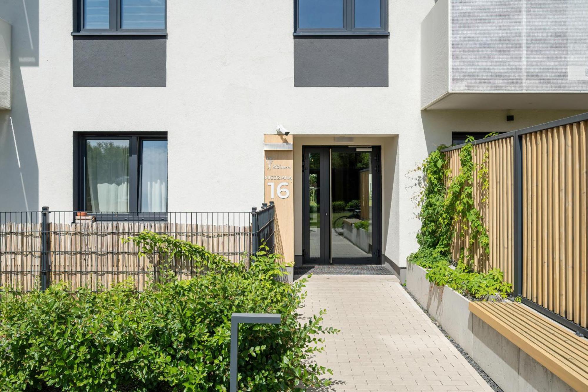 Miedziana Bright Apartment With Balcony And Parking Wroclaw By Noclegi Renters Breslávia Exterior foto